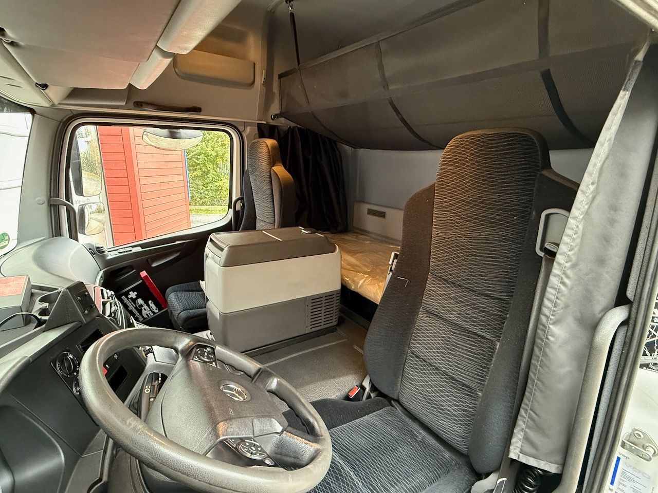 Fahrzeugabbildung Mercedes-Benz Atego 1530L Pritsche/Lbw. Hochdach