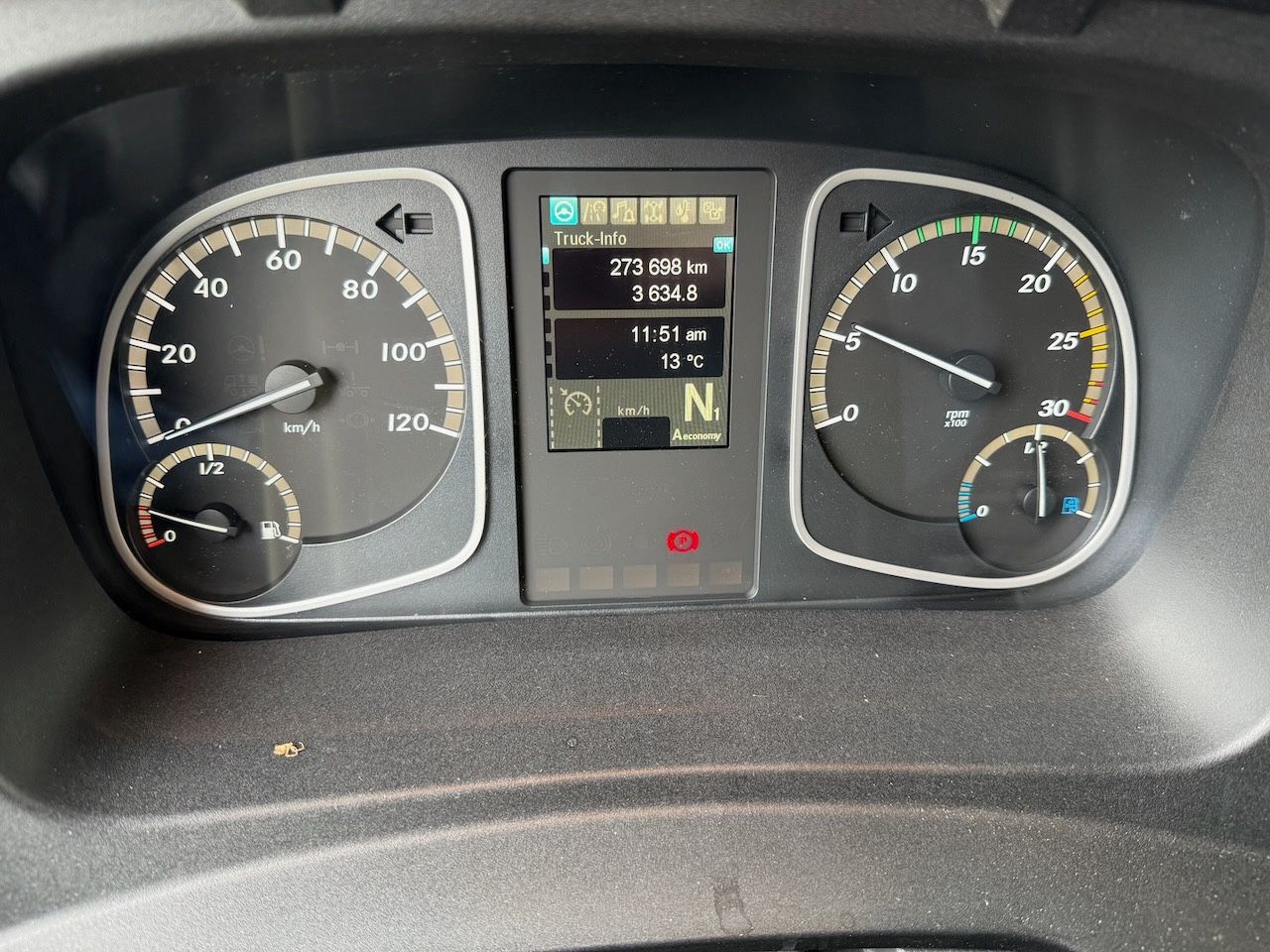 Fahrzeugabbildung Mercedes-Benz Atego 1530L Pritsche/Lbw. Hochdach