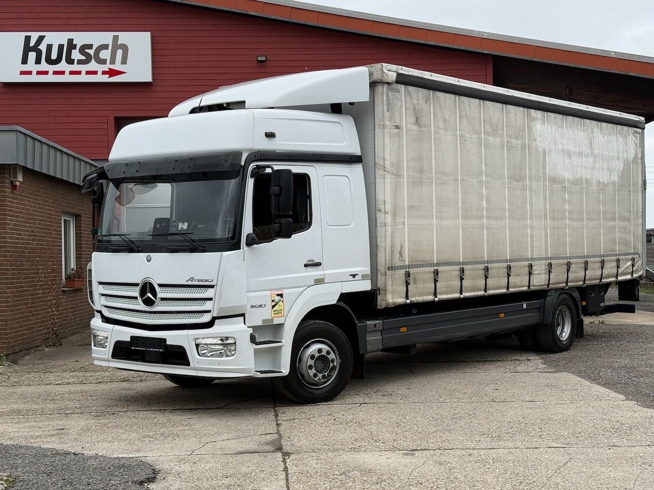 Fahrzeugabbildung Mercedes-Benz Atego 1530L Pritsche/Lbw. Hochdach