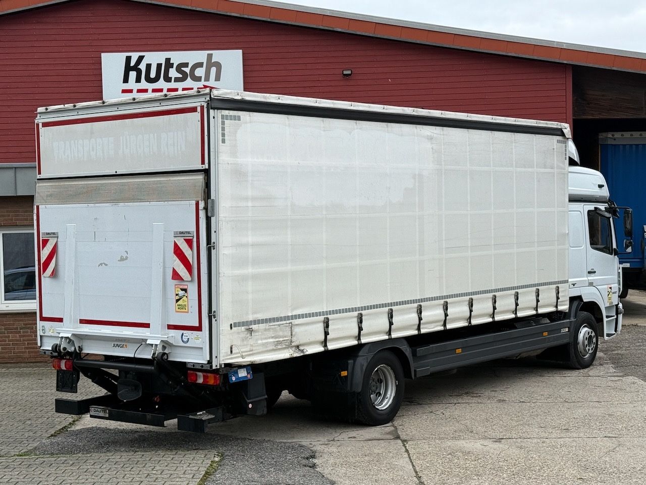 Fahrzeugabbildung Mercedes-Benz Atego 1530L Pritsche/Lbw. Hochdach