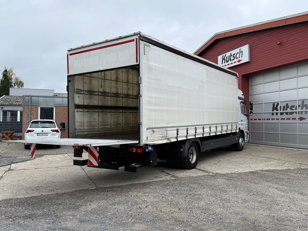 Fahrzeugabbildung Mercedes-Benz Atego 1530L Pritsche/Lbw. Hochdach