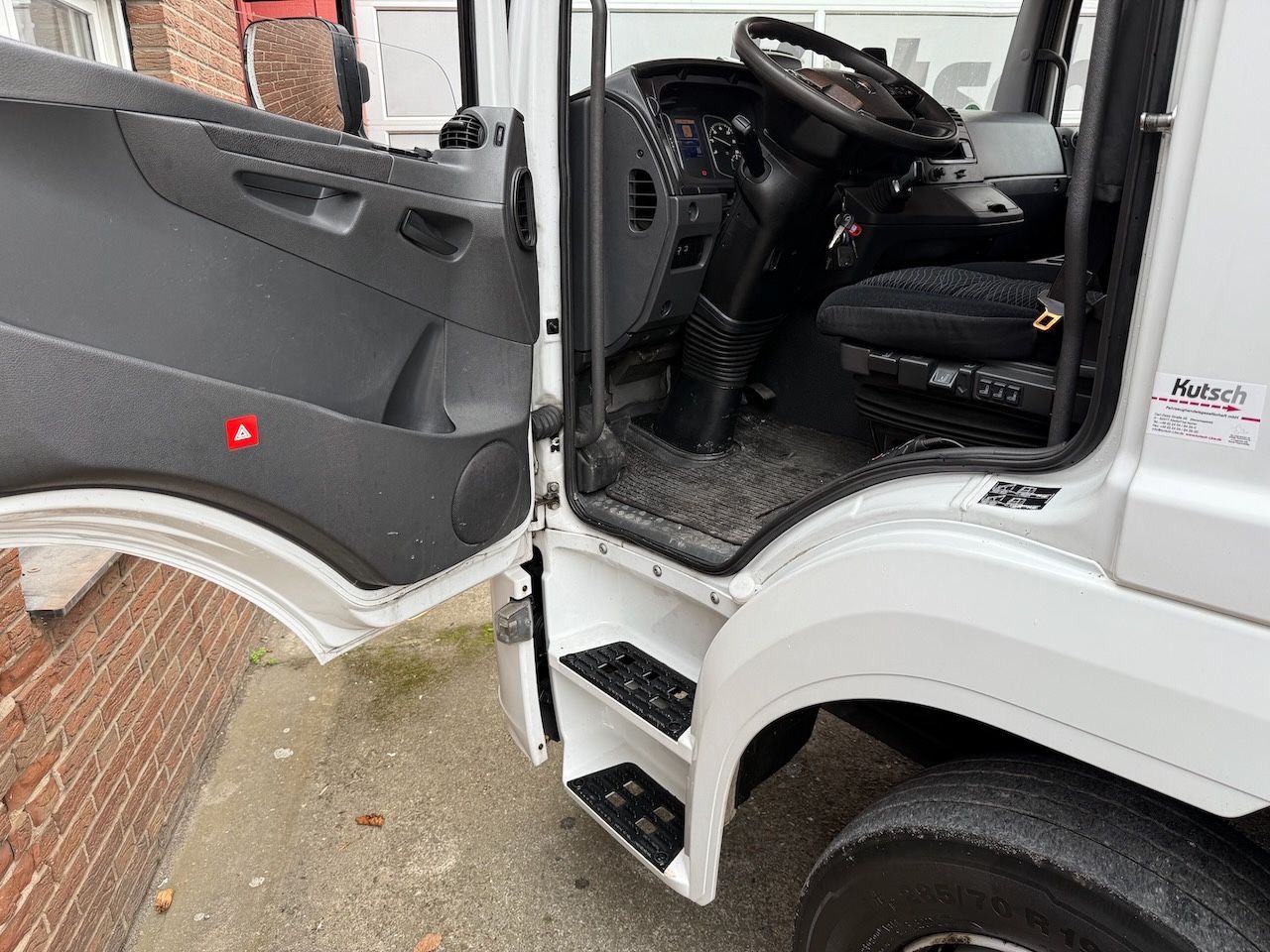 Fahrzeugabbildung Mercedes-Benz Atego 1530L Pritsche/Lbw. Hochdach