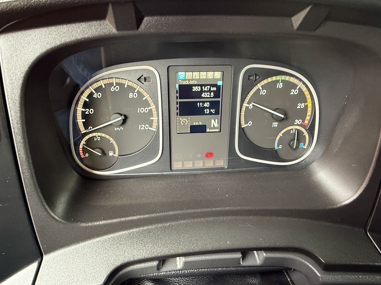 Fahrzeugabbildung Mercedes-Benz MB 1230L Atego Koffer/Lbw