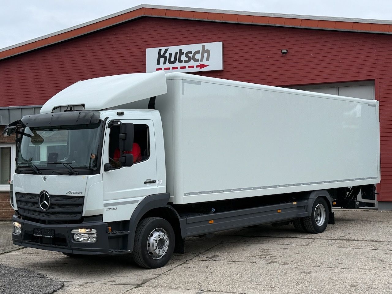 Fahrzeugabbildung Mercedes-Benz MB 1230L Atego Koffer/Lbw