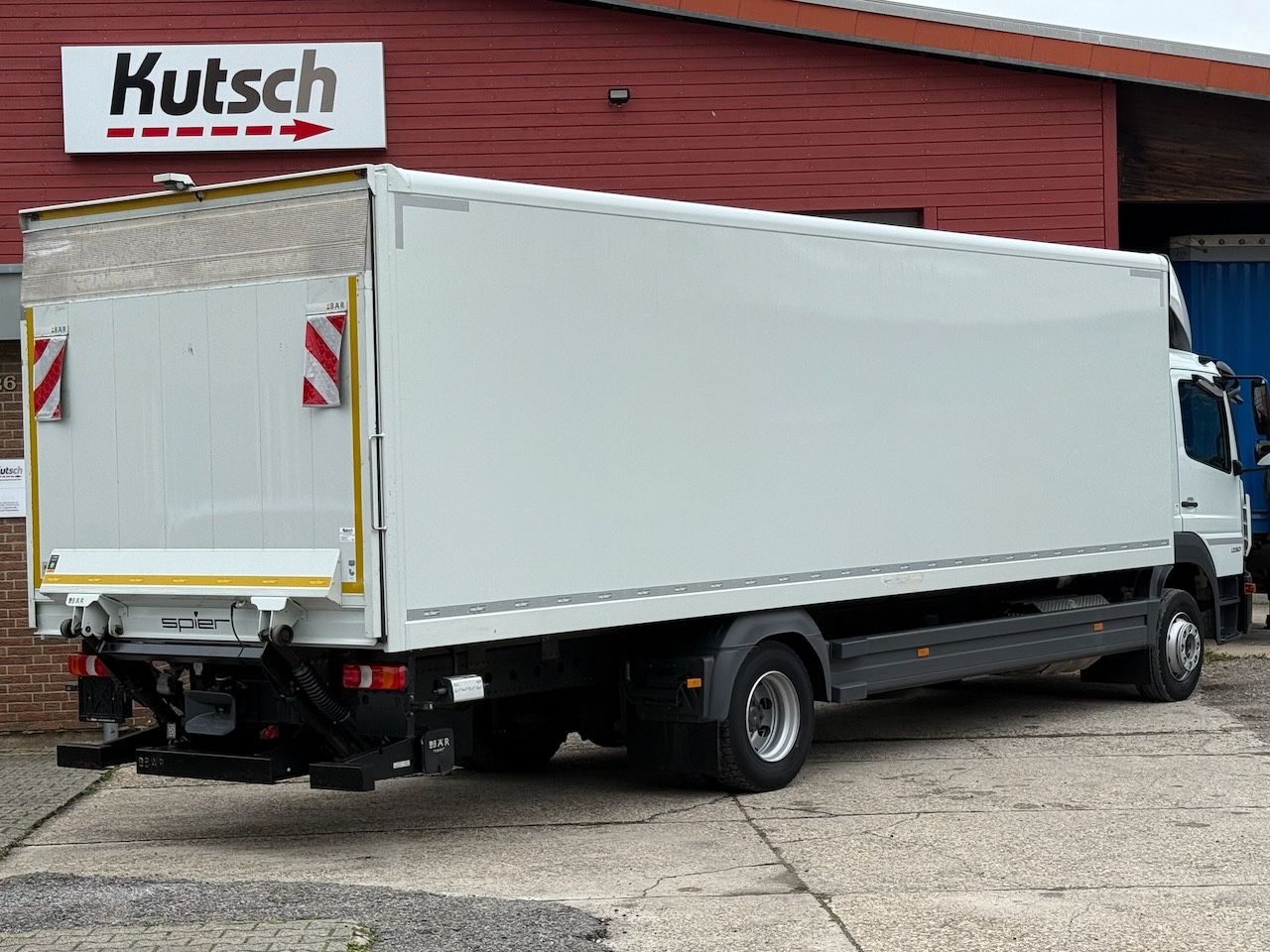 Fahrzeugabbildung Mercedes-Benz MB 1230L Atego Koffer/Lbw