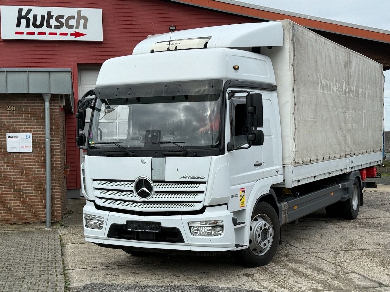 Fahrzeugabbildung Mercedes-Benz MB 1530L Atego Plane/Lbw., Hochdach,
