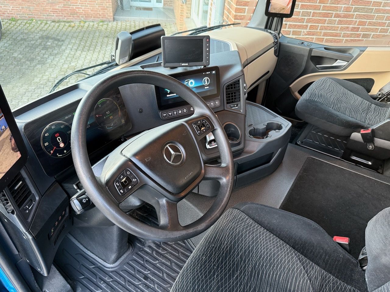 Fahrzeugabbildung Mercedes-Benz 1851LS Actros 5 MirrorCam