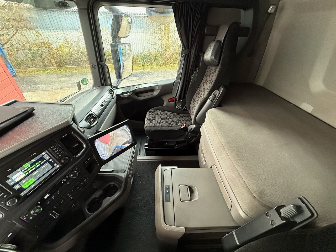 Fahrzeugabbildung Scania R450 /4x2/ BDF 6,10m Rahmen