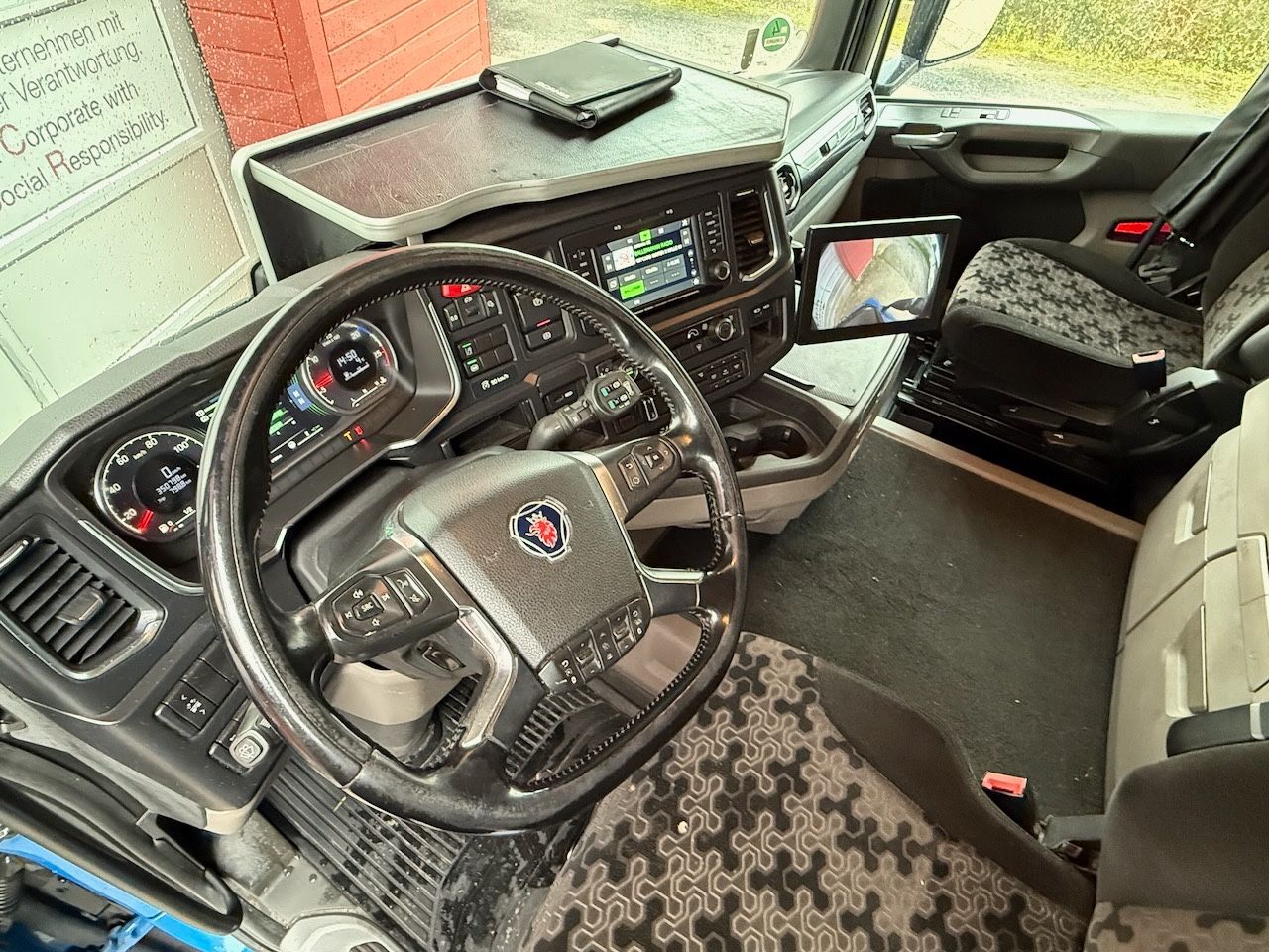 Fahrzeugabbildung Scania R450 /4x2/ BDF 6,10m Rahmen