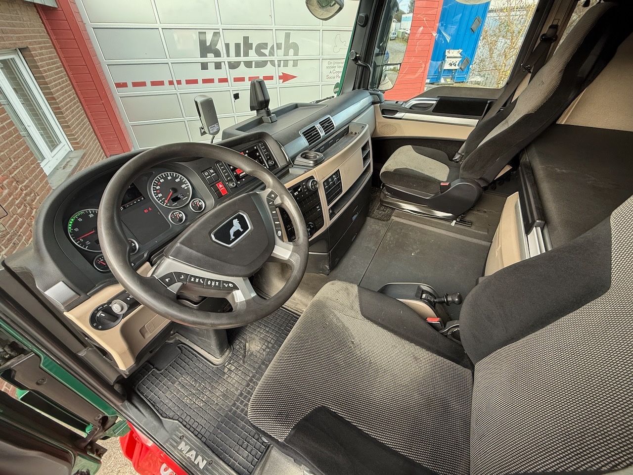 Fahrzeugabbildung MAN TGX 470 Hubsattelplatte, Intarder