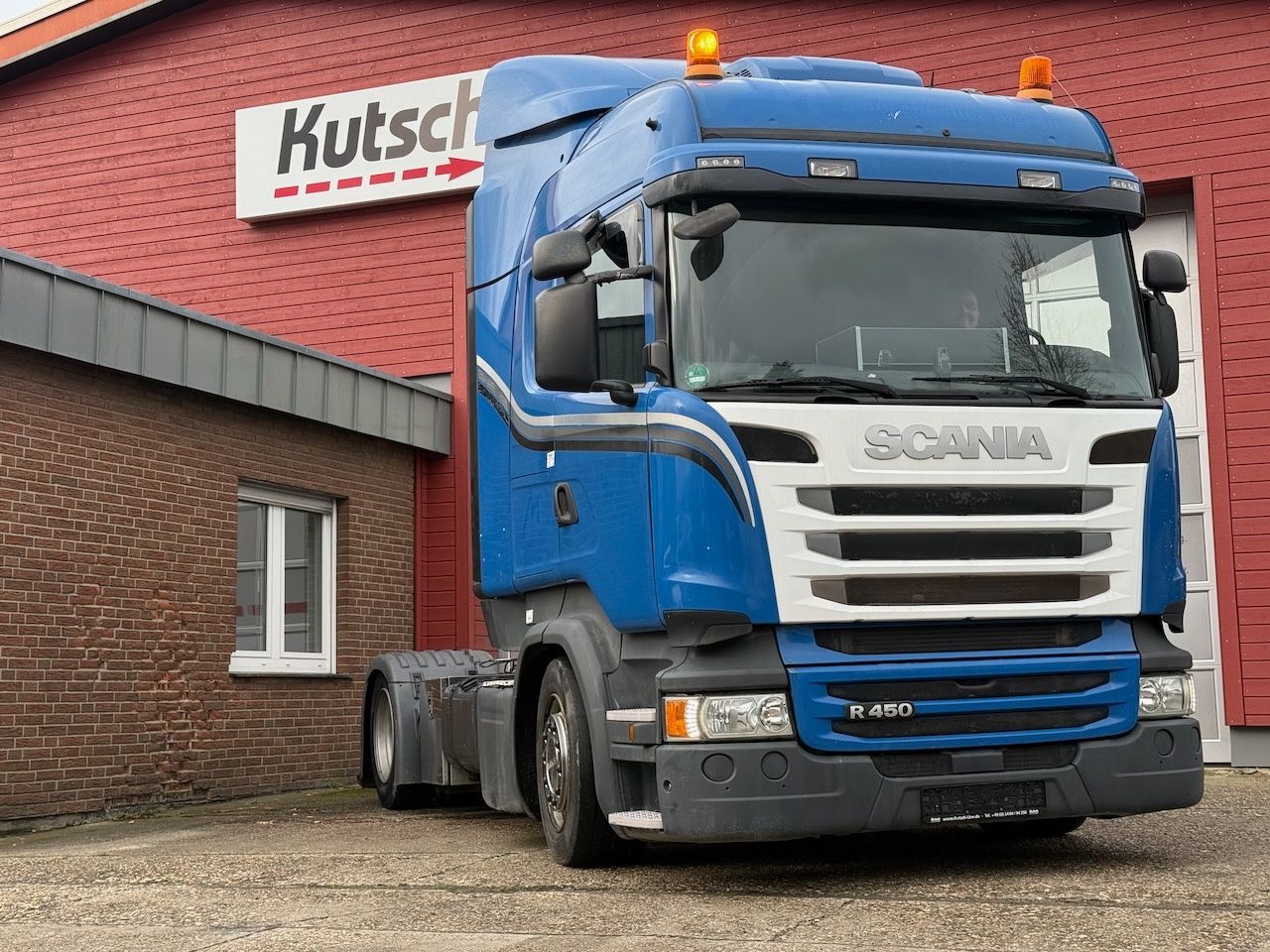 Fahrzeugabbildung Scania R450 Lowliner,  Hubsattelkupplung, Retarder