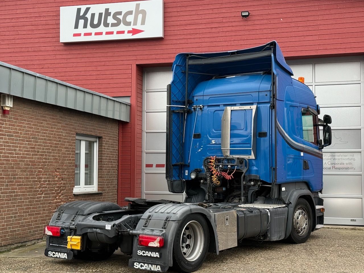 Fahrzeugabbildung Scania R450 Lowliner,  Hubsattelkupplung, Retarder