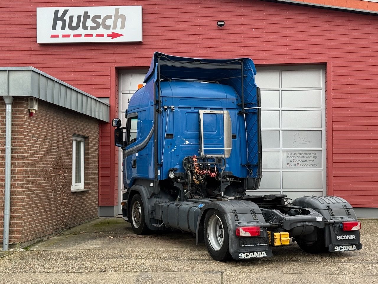 Fahrzeugabbildung Scania R450 Lowliner,  Hubsattelkupplung, Retarder