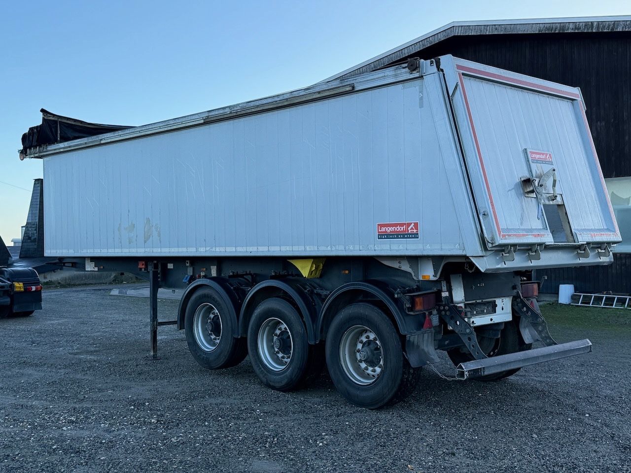 Fahrzeugabbildung Langendorf 32m Alu - Mulde, Camaro elektr.