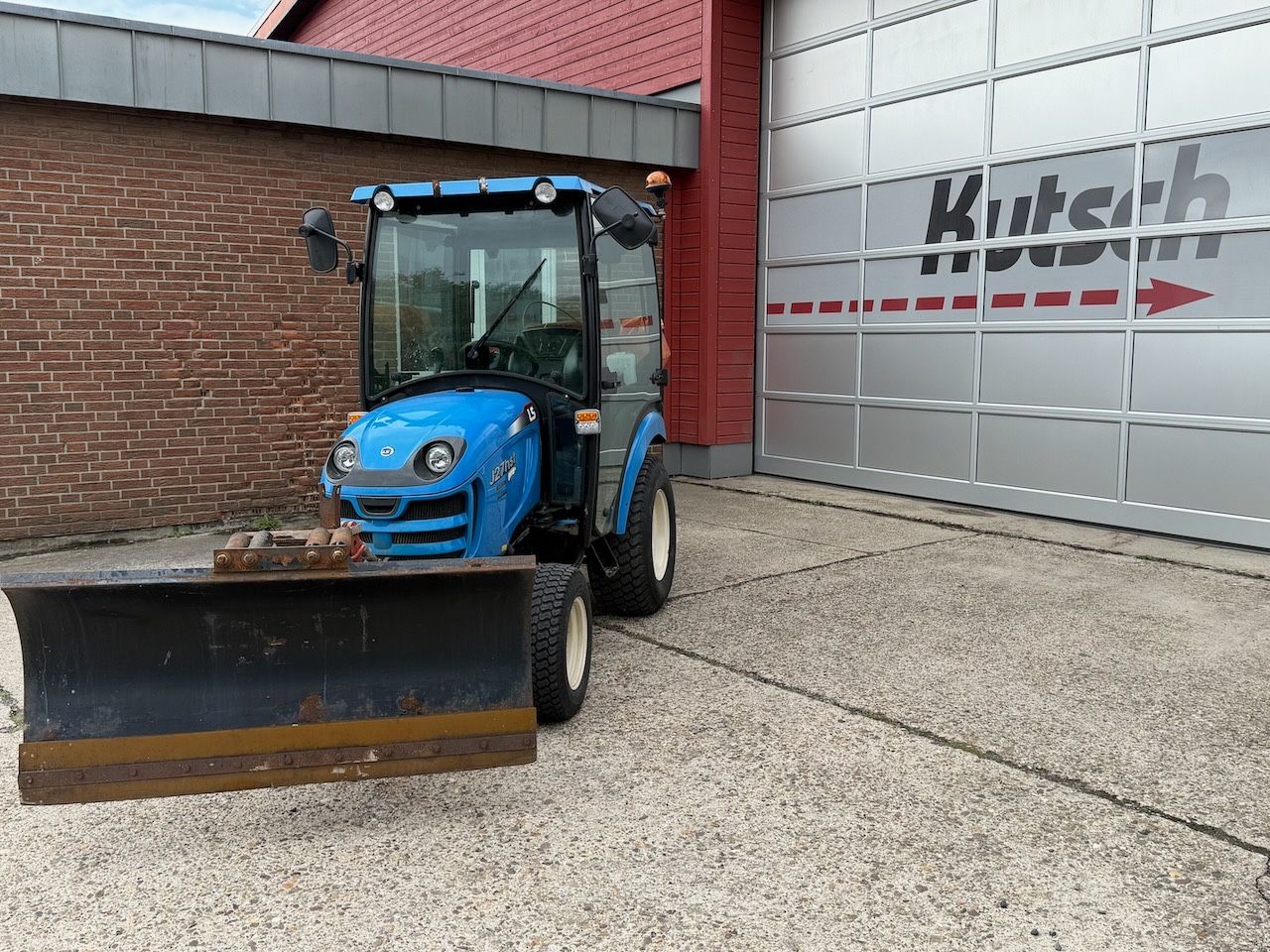 Fahrzeugabbildung Andere LS J27 HST mit Winterdienstausrüstung