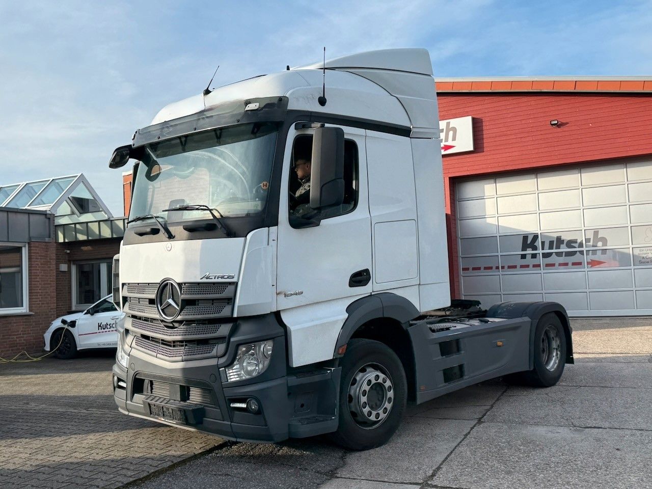 Fahrzeugabbildung Mercedes-Benz Actros 1845 LS Sattelzugmaschine