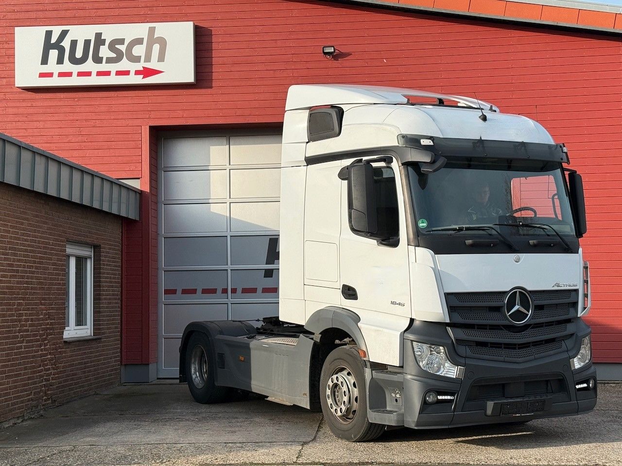 Fahrzeugabbildung Mercedes-Benz Actros 1845 LS Sattelzugmaschine