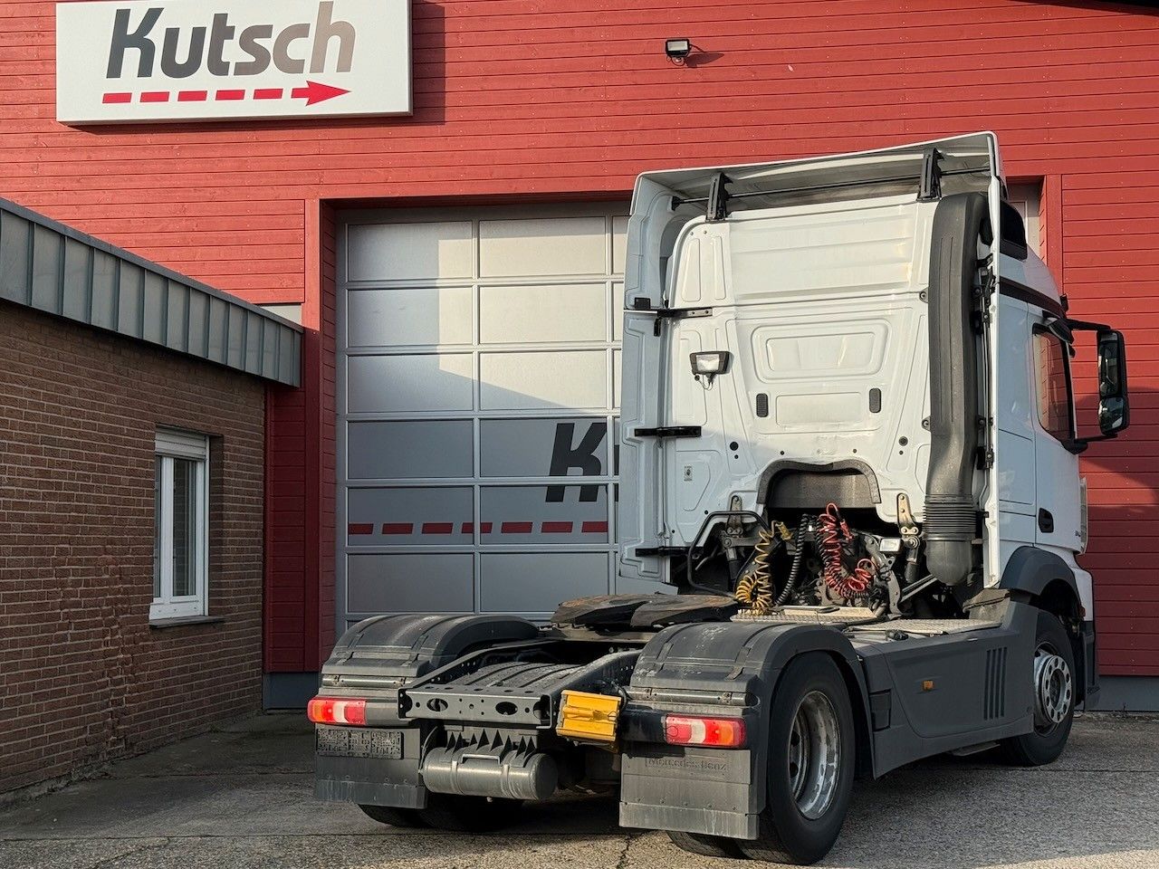 Fahrzeugabbildung Mercedes-Benz Actros 1845 LS Sattelzugmaschine