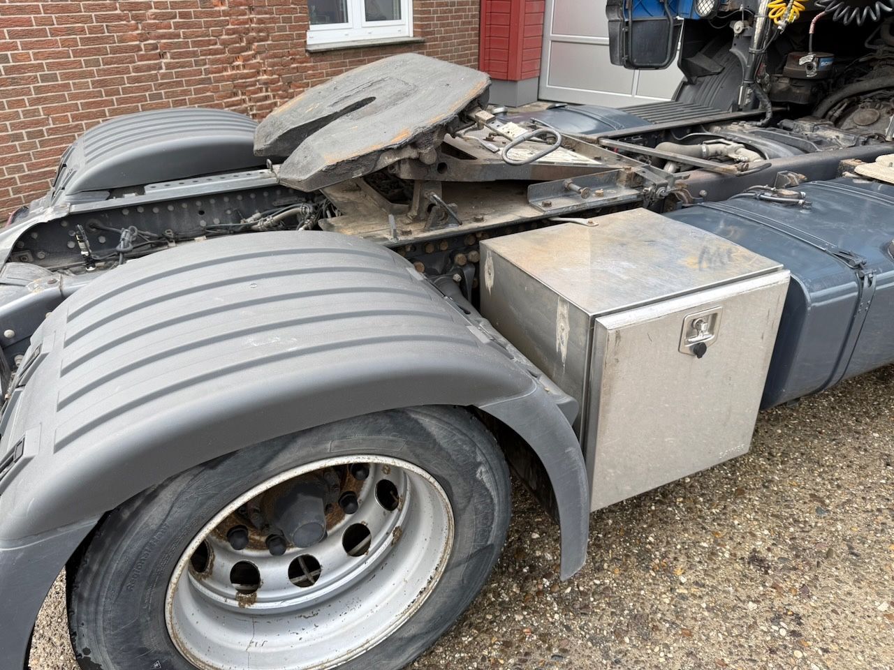 Fahrzeugabbildung Scania R450 Lowliner mit Hubsattelkupplung