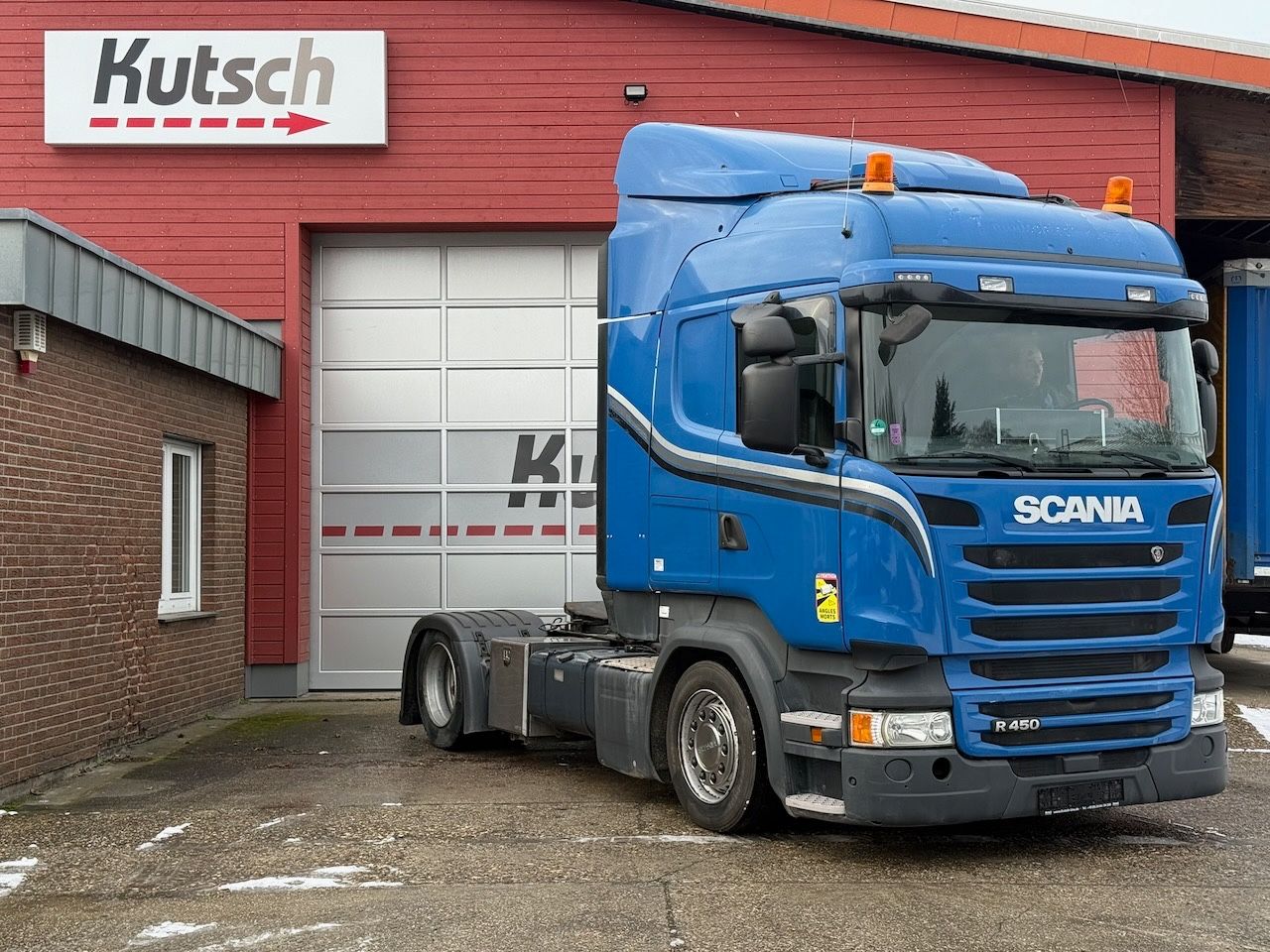 Fahrzeugabbildung Scania R450 Lowliner mit Hubsattelkupplung