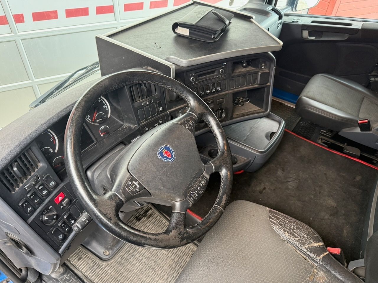 Fahrzeugabbildung Scania R450 Lowliner mit Hubsattelkupplung