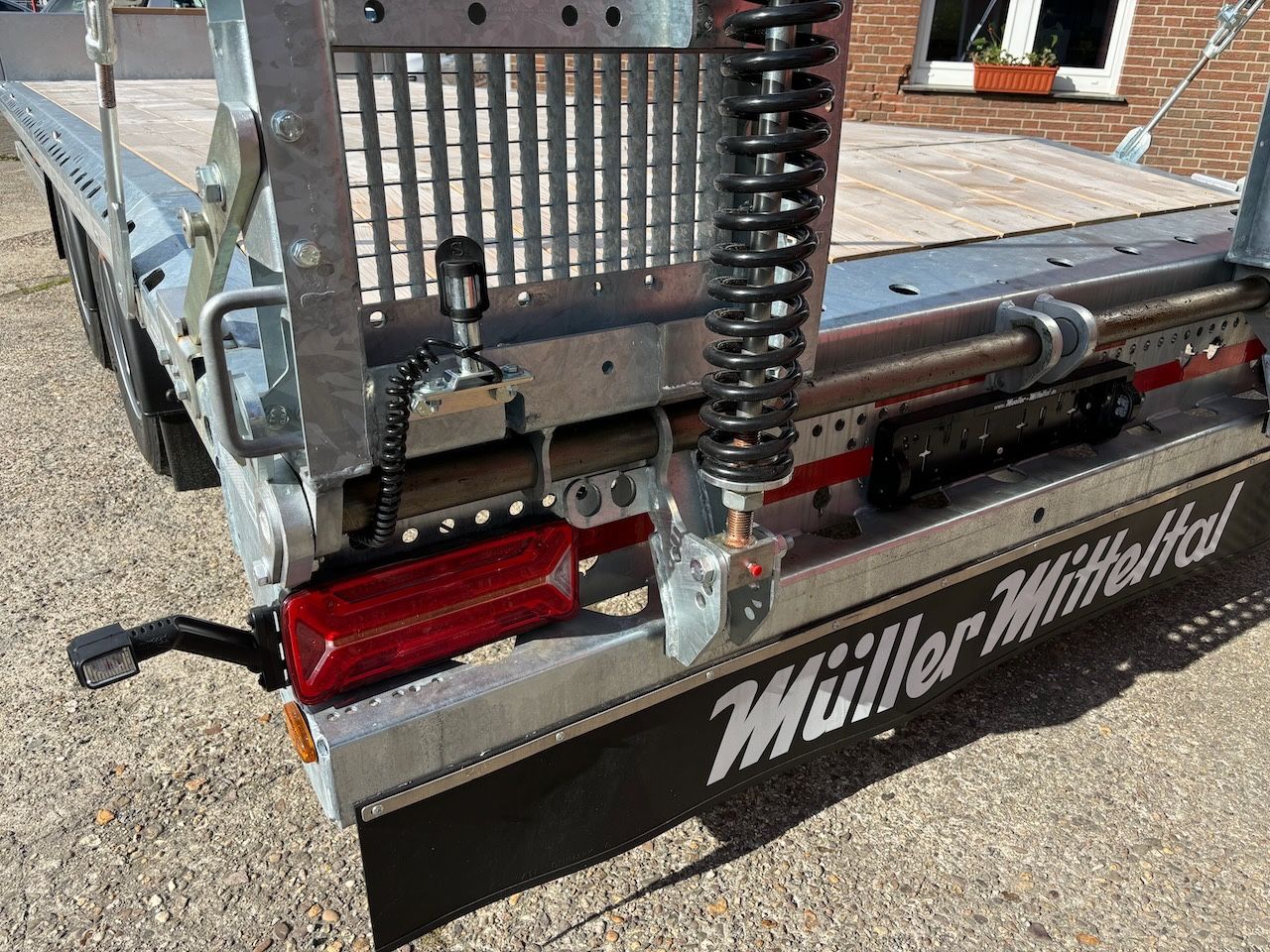 Fahrzeugabbildung Müller-Mitteltal ETÜTAR 14,4  Plateau, LED,  Runduml.