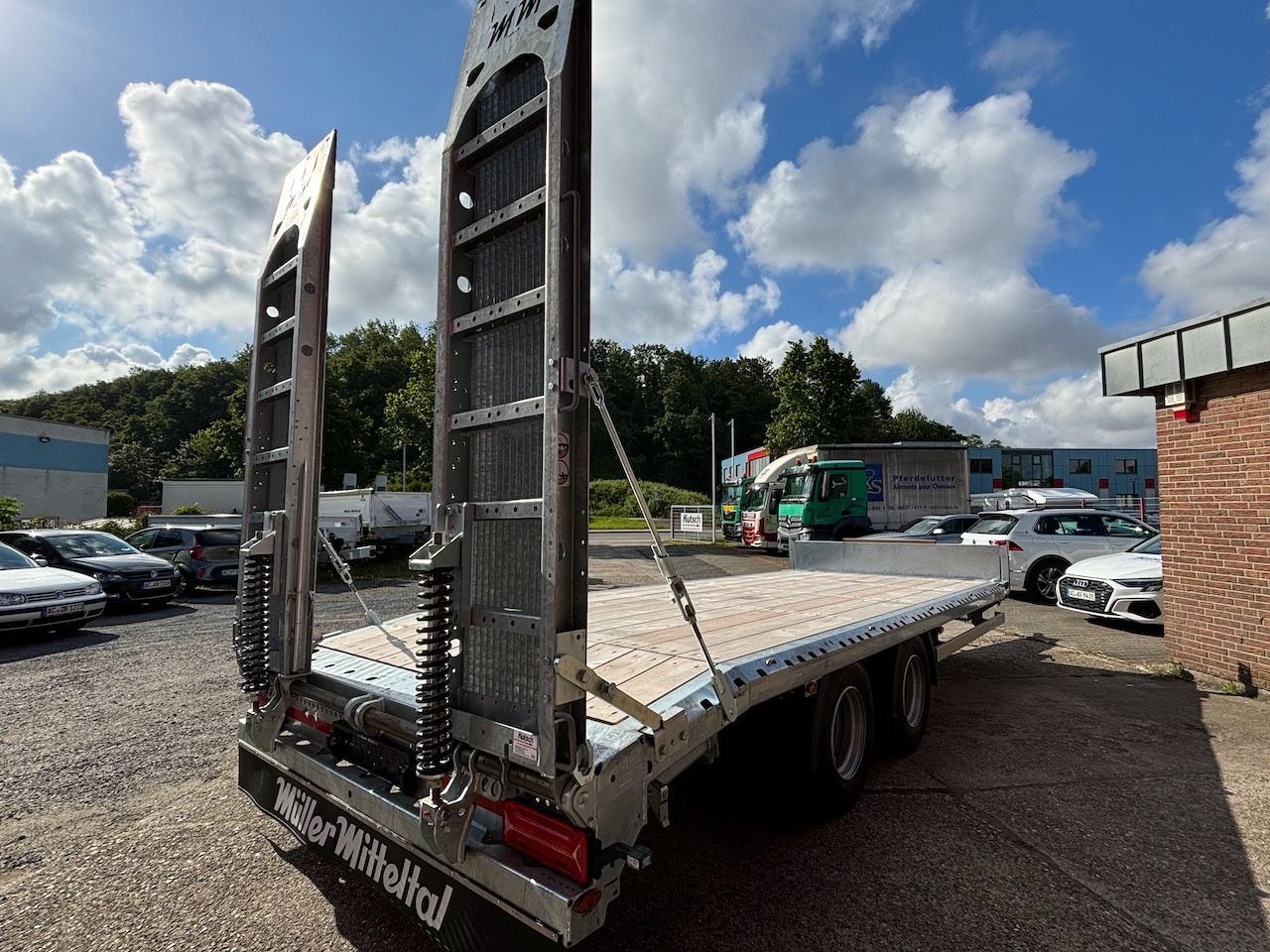 Fahrzeugabbildung Müller-Mitteltal ETÜTAR 14,4  Plateau, LED,  Runduml.