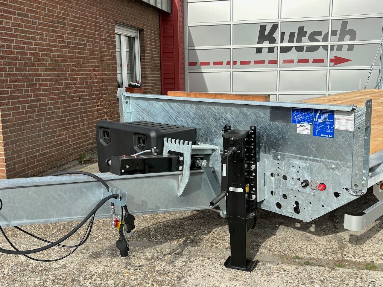 Fahrzeugabbildung Müller-Mitteltal ETÜTAR 14,4  Plateau, LED,  Runduml.