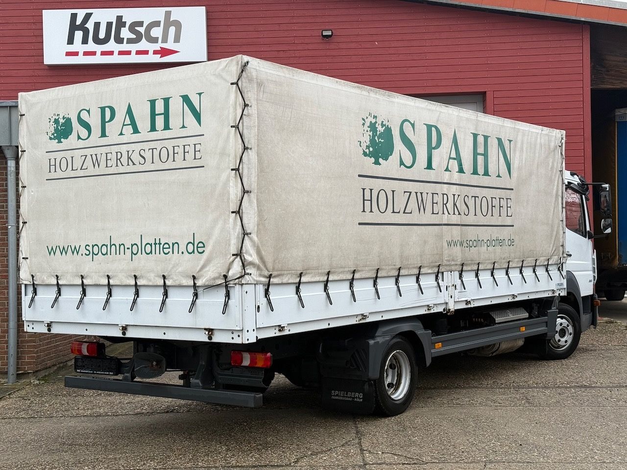 Fahrzeugabbildung Mercedes-Benz 818L Atego Pritsche mit Bordwänden