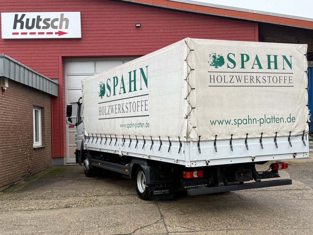 Fahrzeugabbildung Mercedes-Benz 818L Atego Pritsche mit Bordwänden