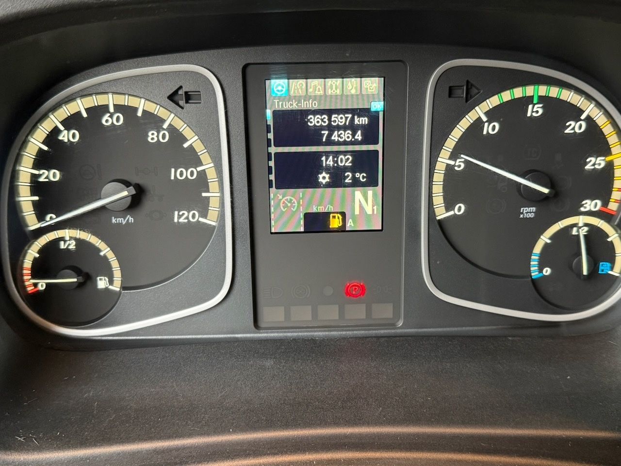 Fahrzeugabbildung Mercedes-Benz 1227L Atego Koffer/Lbw. Hochdach