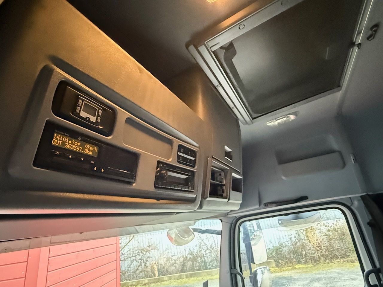 Fahrzeugabbildung Mercedes-Benz 1227L Atego Koffer/Lbw. Hochdach