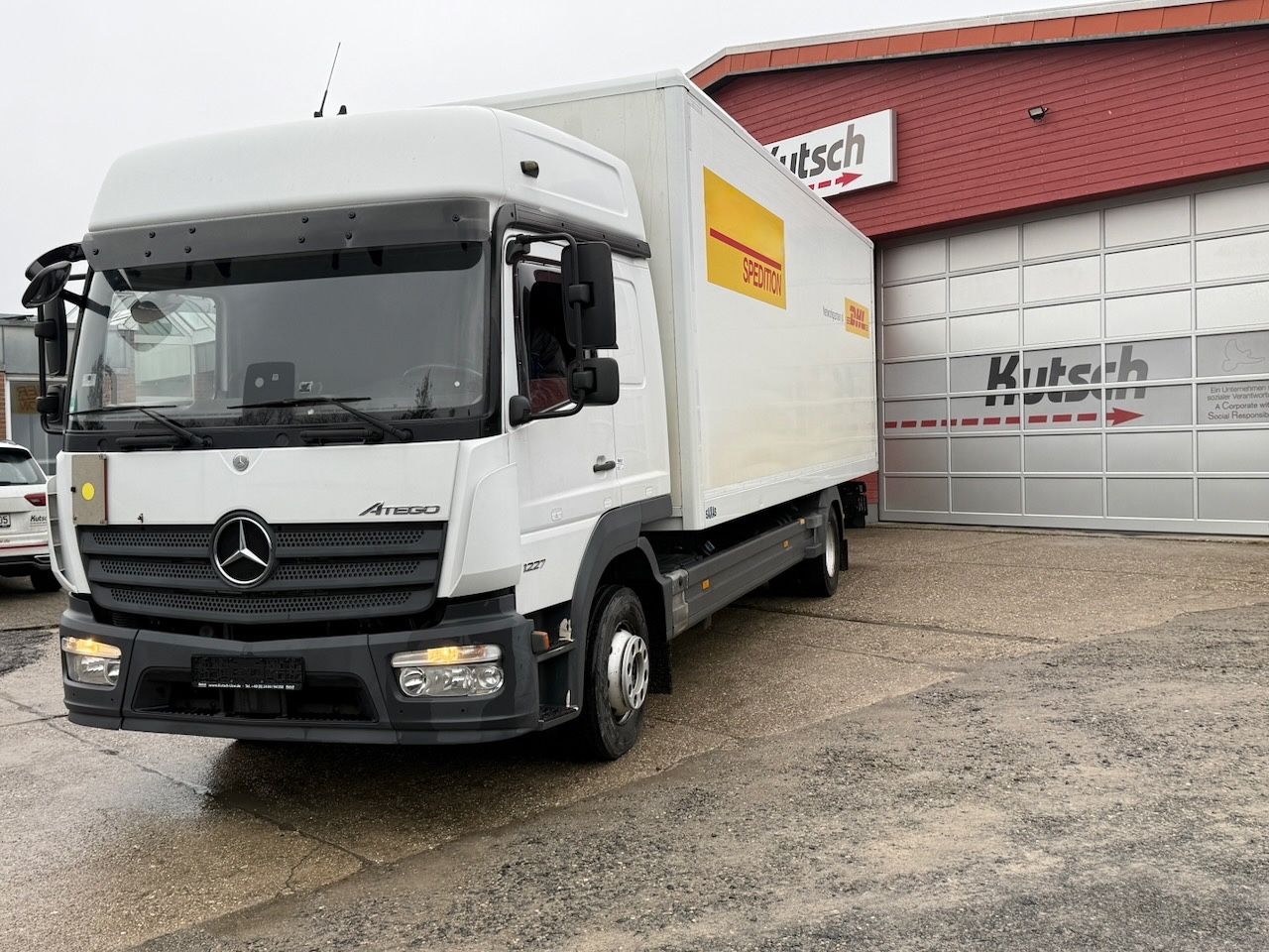Fahrzeugabbildung Mercedes-Benz 1227L Atego Koffer/Lbw. Hochdach