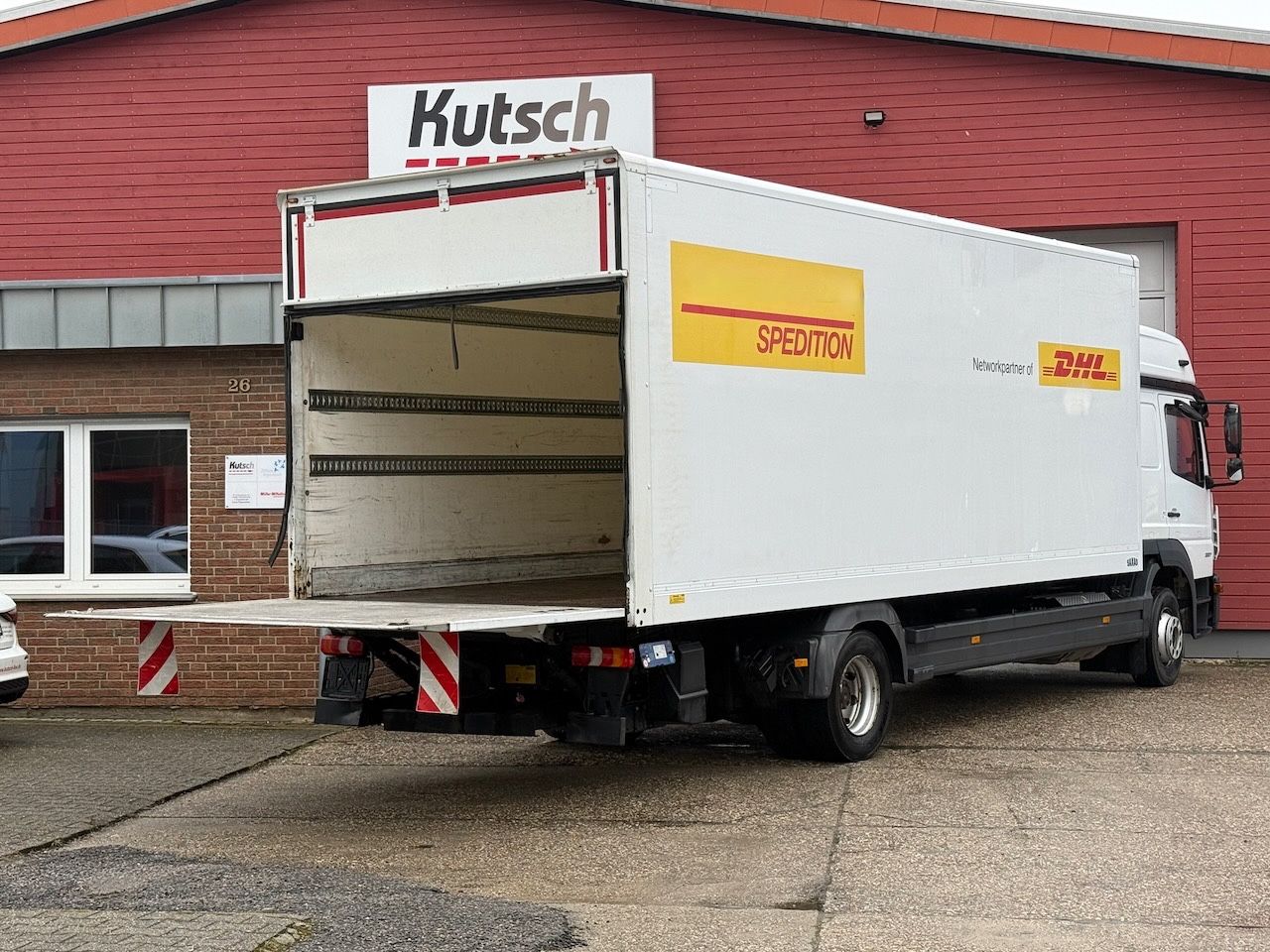 Fahrzeugabbildung Mercedes-Benz 1227L Atego Koffer/Lbw. Hochdach