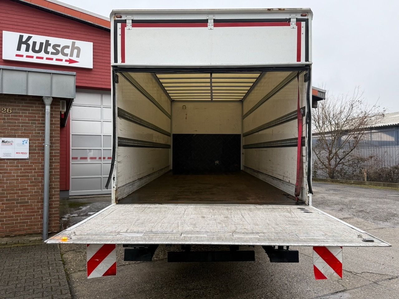 Fahrzeugabbildung Mercedes-Benz 1227L Atego Koffer/Lbw. Hochdach