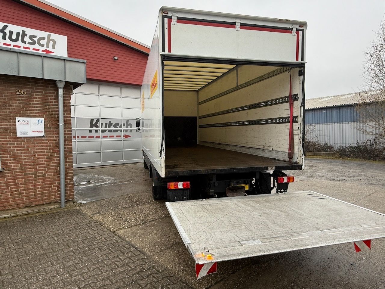 Fahrzeugabbildung Mercedes-Benz 1227L Atego Koffer/Lbw. Hochdach