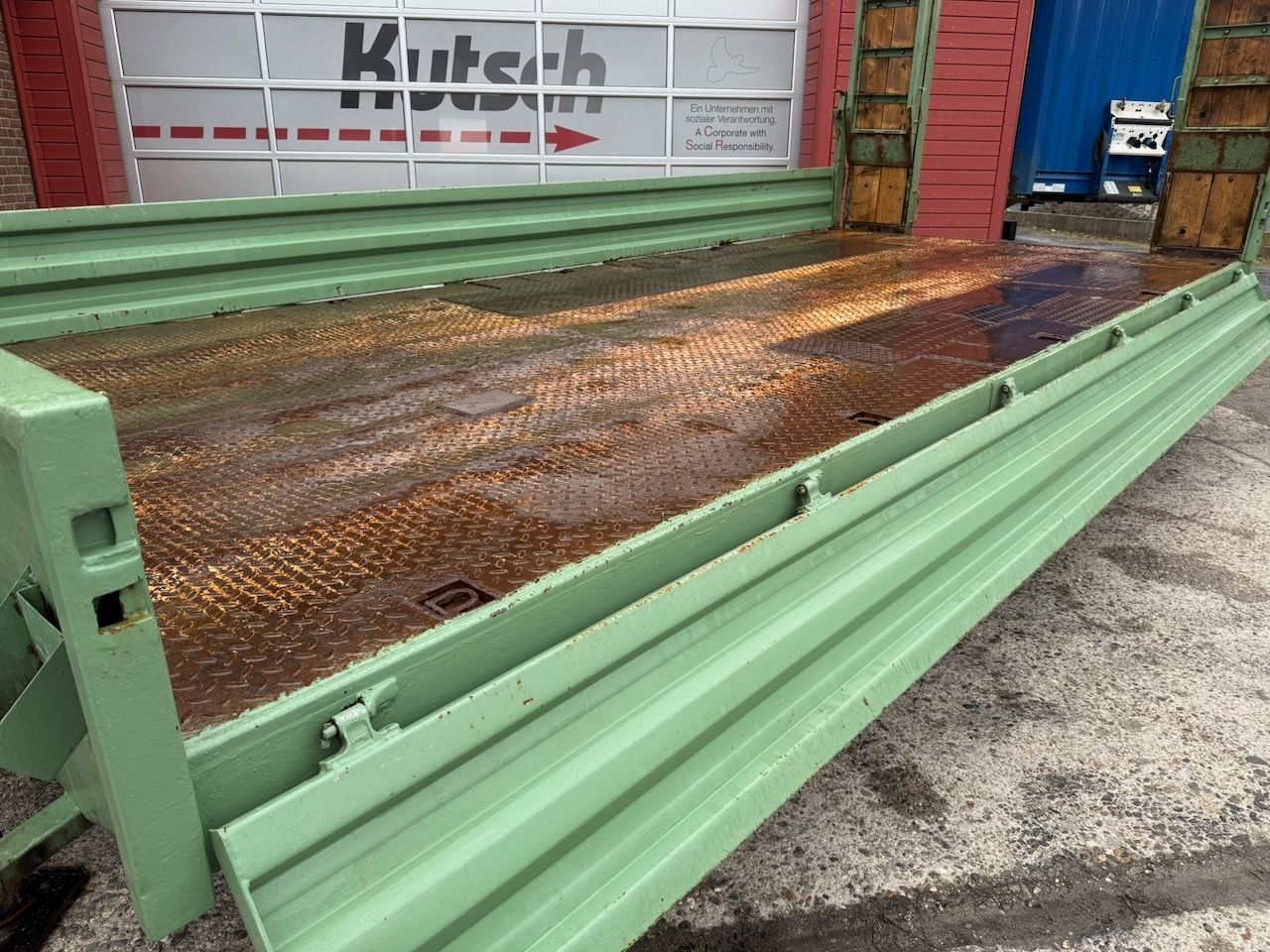 Fahrzeugabbildung Möslein TT 105 mit Rampen