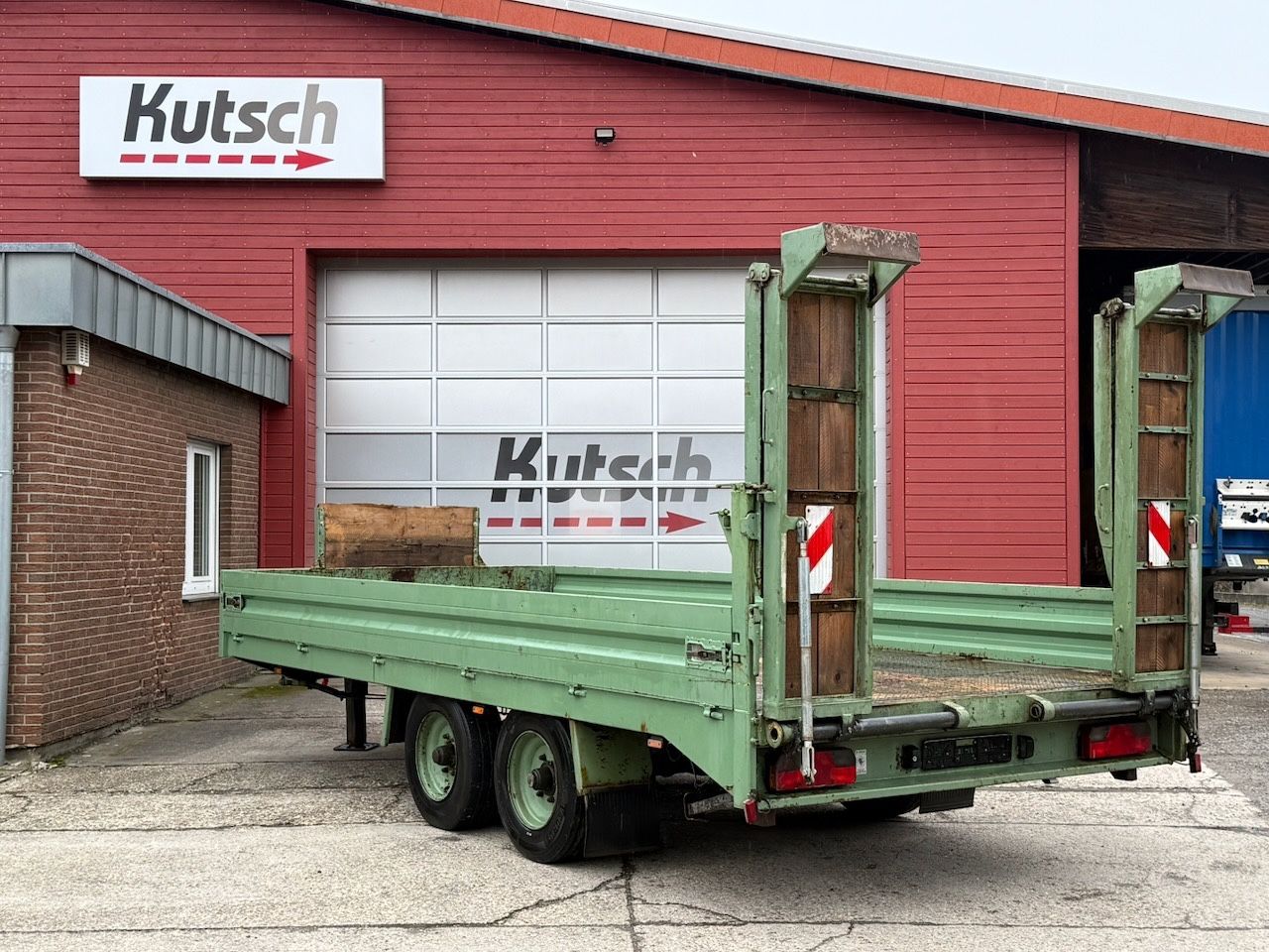 Fahrzeugabbildung Möslein TT 105 mit Rampen