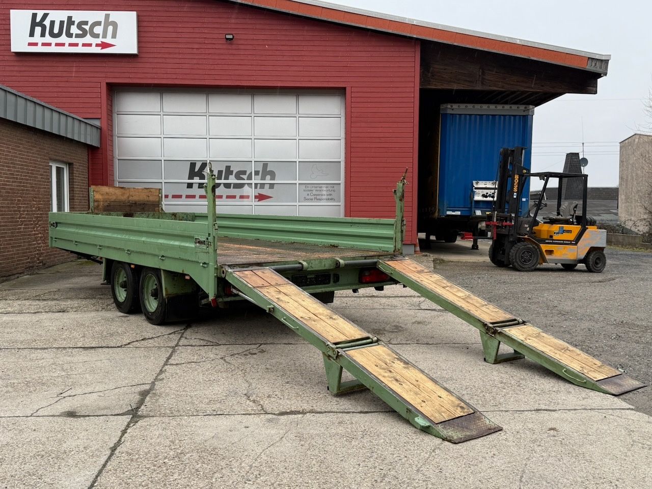 Fahrzeugabbildung Möslein TT 105 mit Rampen