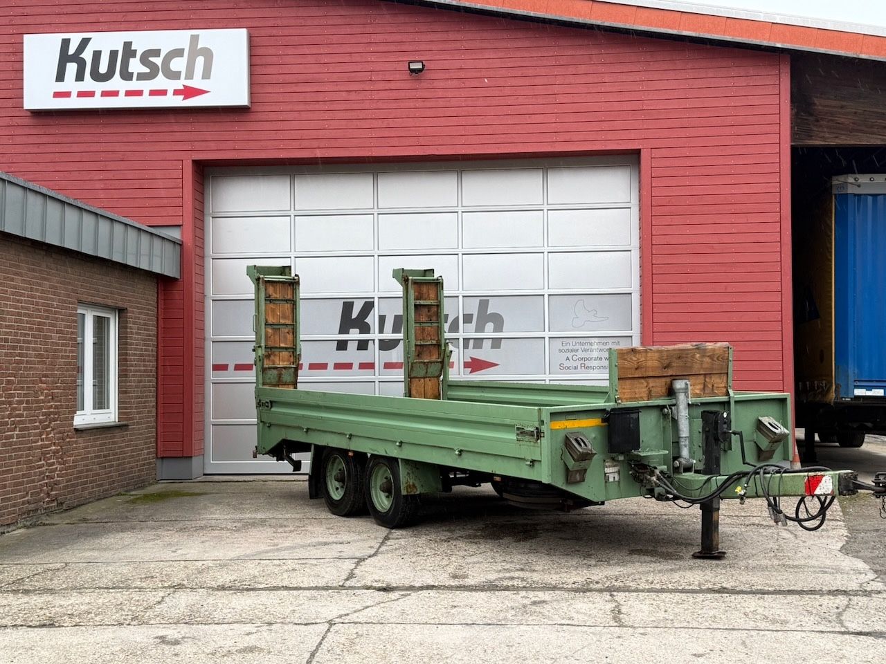 Fahrzeugabbildung Möslein TT 105 mit Rampen