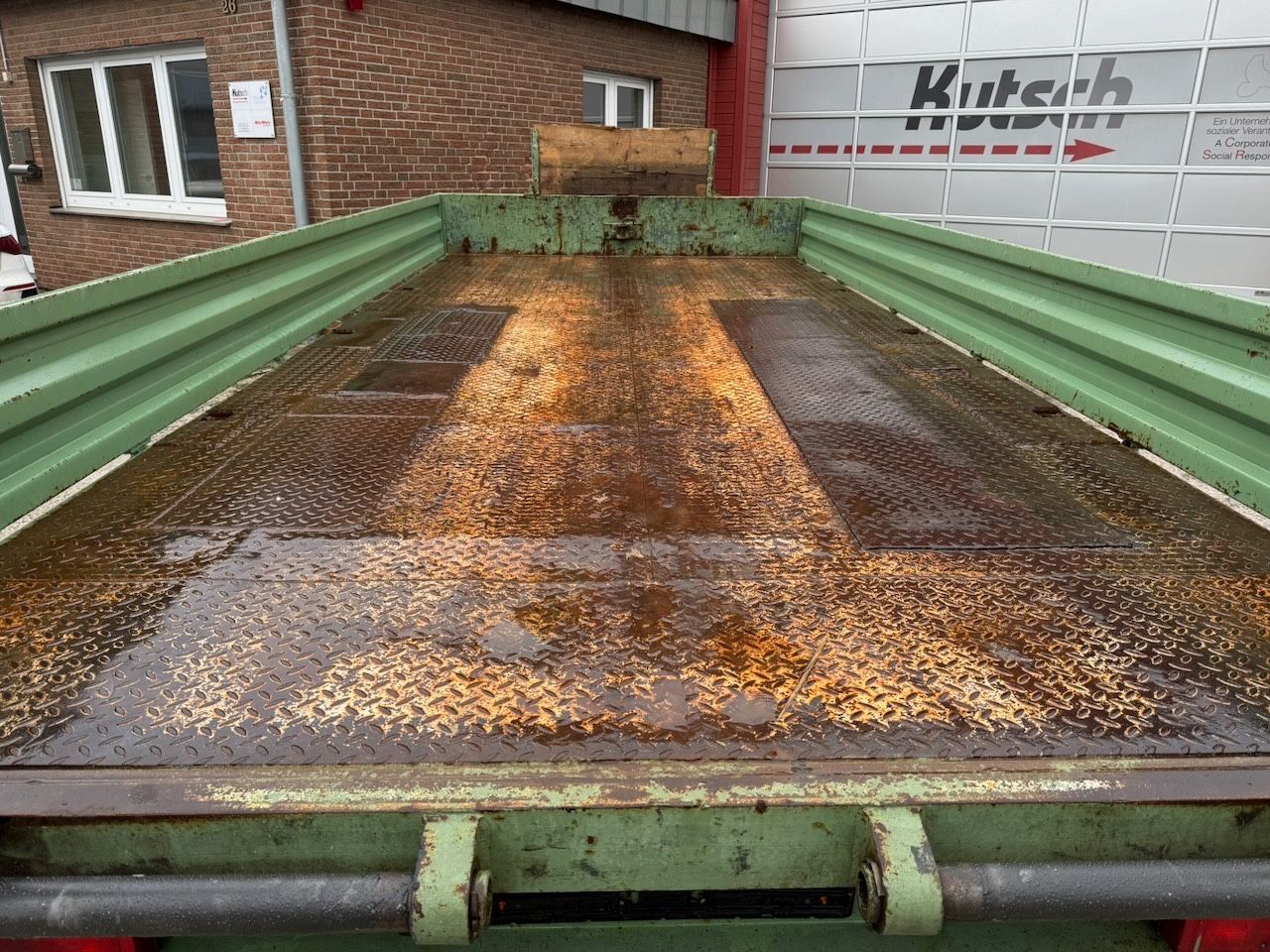 Fahrzeugabbildung Möslein TT 105 mit Rampen