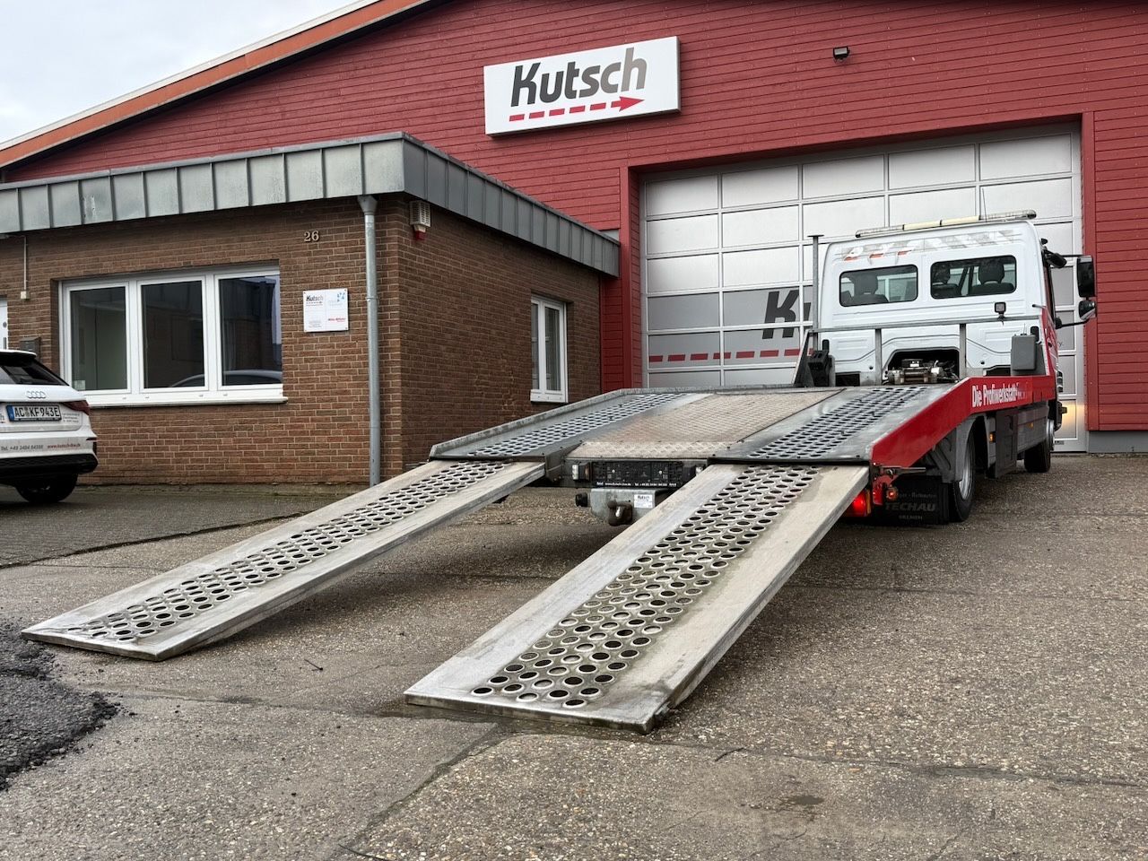 Fahrzeugabbildung Mercedes-Benz 816L Atego Abschlepp/Transport