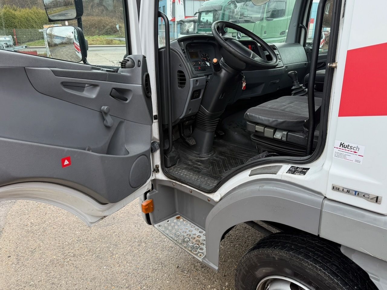 Fahrzeugabbildung Mercedes-Benz 816L Atego Abschlepp/Transport