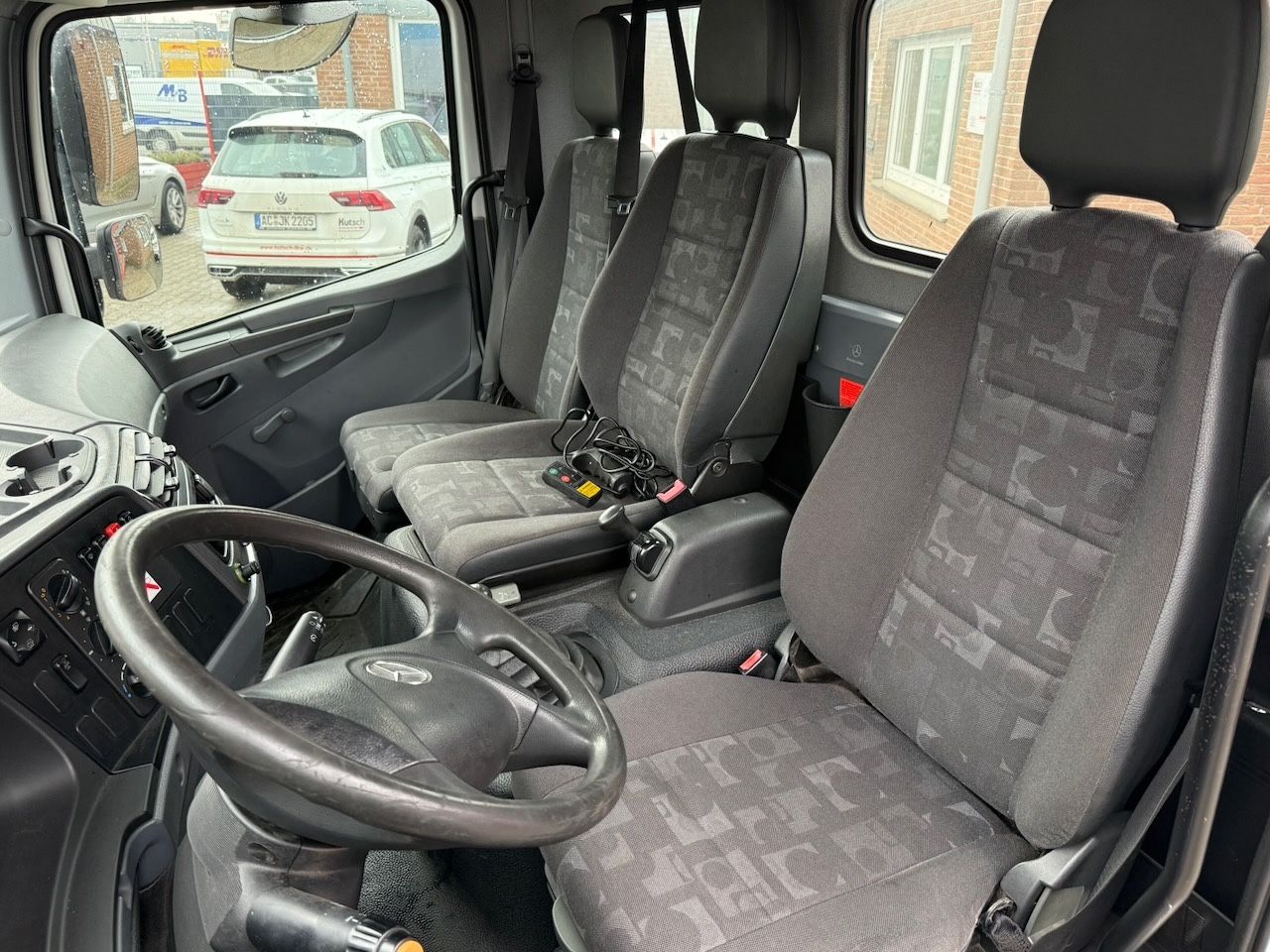 Fahrzeugabbildung Mercedes-Benz 816L Atego Abschlepp/Transport