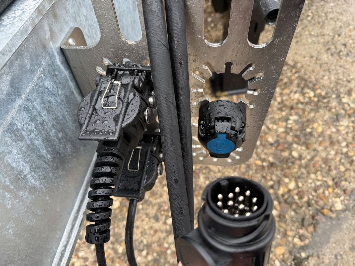 Fahrzeugabbildung Müller-Mitteltal 11,9 Breitreifen, ideal f. Landwirtschaft, Rampe