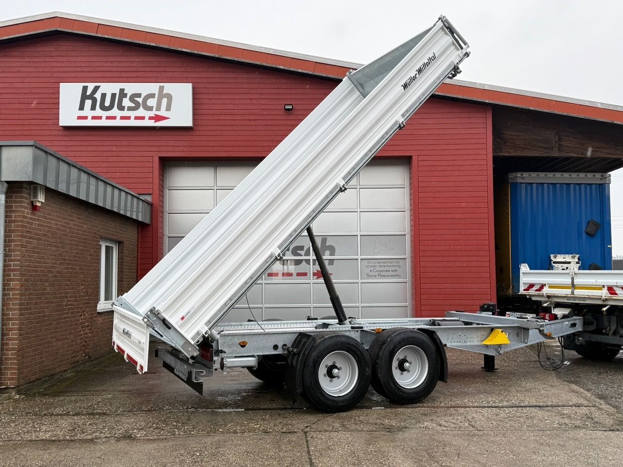 Fahrzeugabbildung Müller-Mitteltal 11,9 Breitreifen, ideal f. Landwirtschaft, Rampe