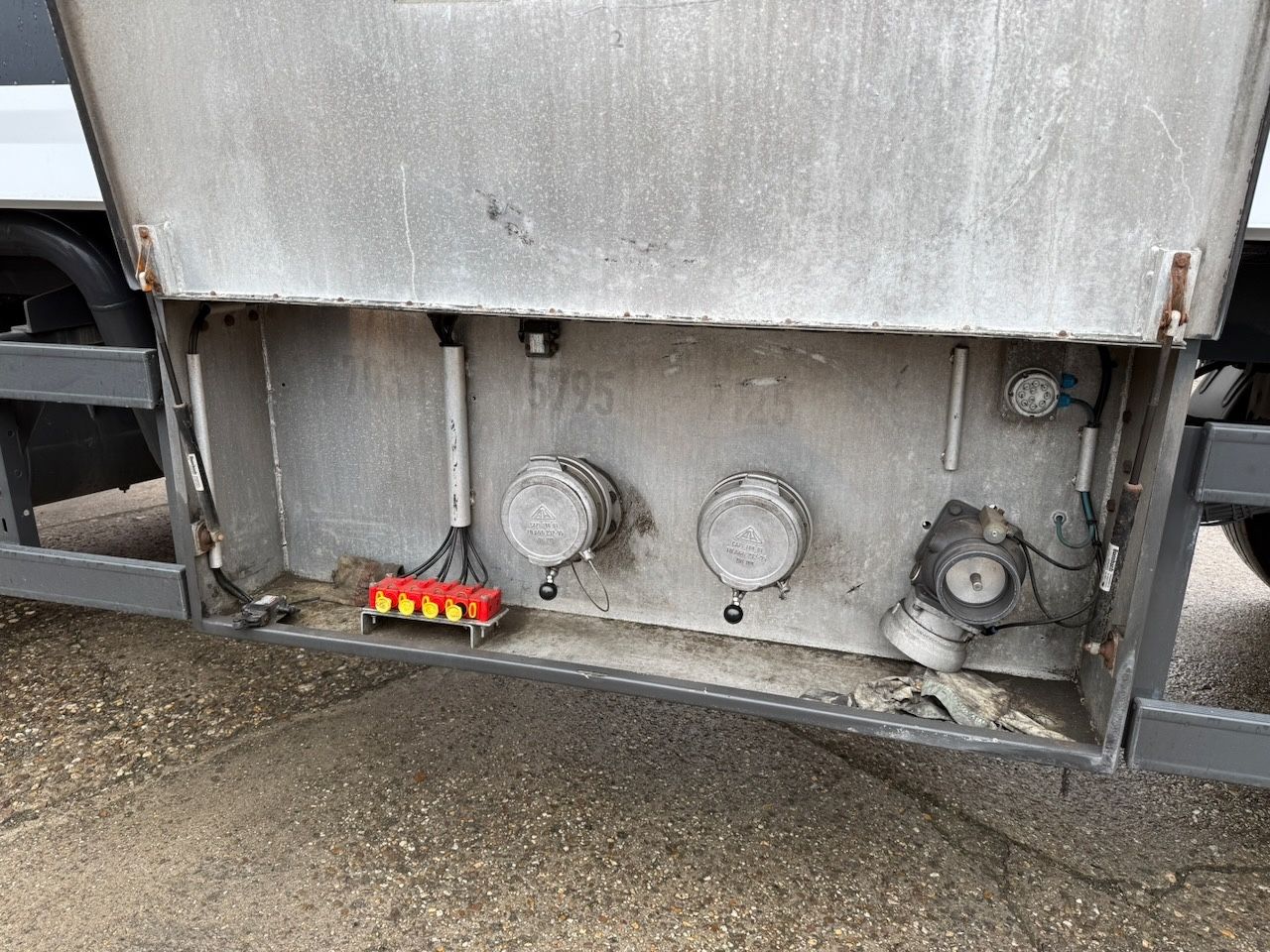 Fahrzeugabbildung MAN TGA + Esterer Tankzug