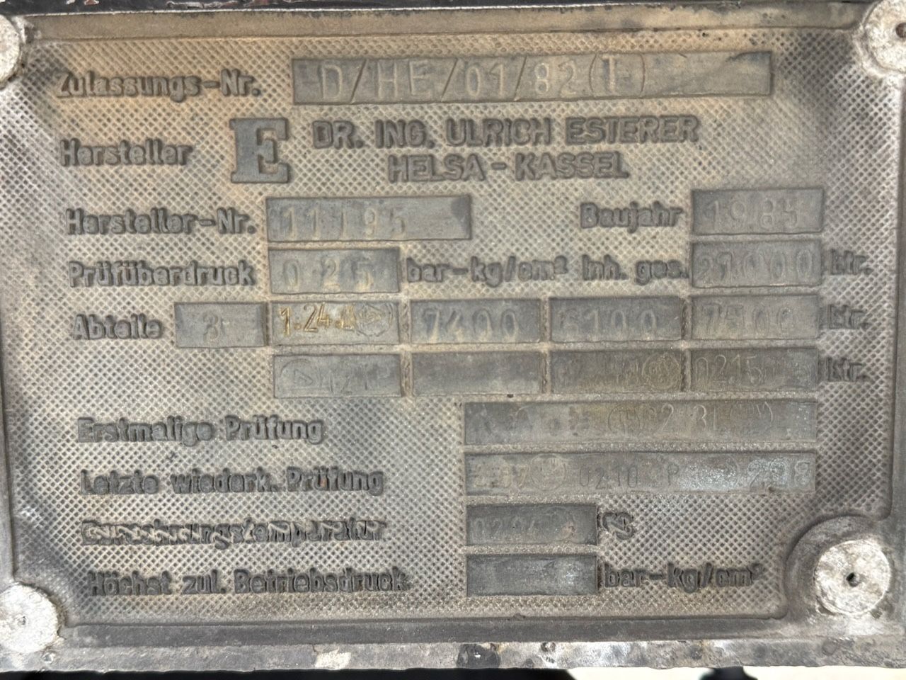 Fahrzeugabbildung MAN TGA + Esterer Tankzug