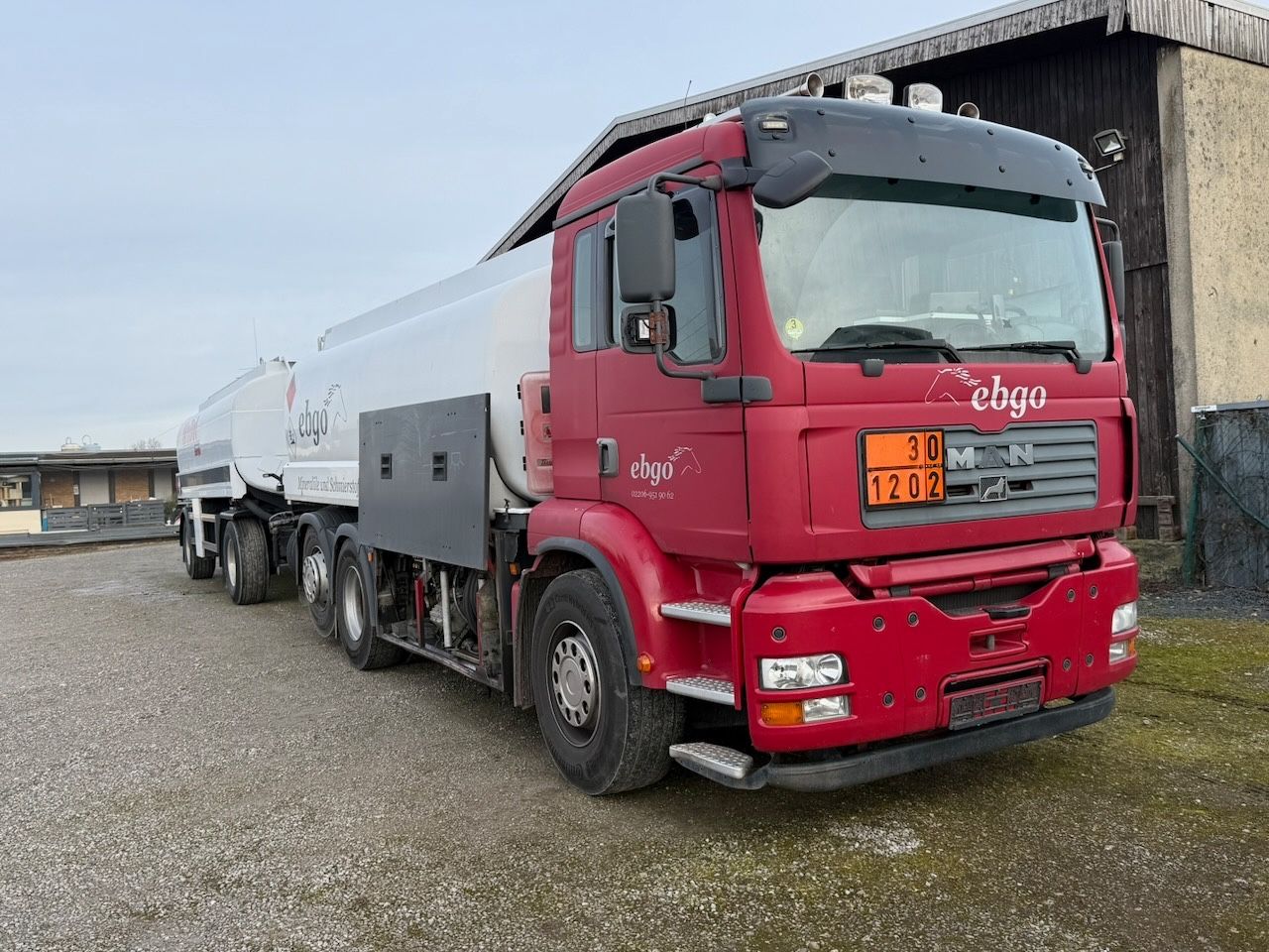 Fahrzeugabbildung MAN TGA + Esterer Tankzug