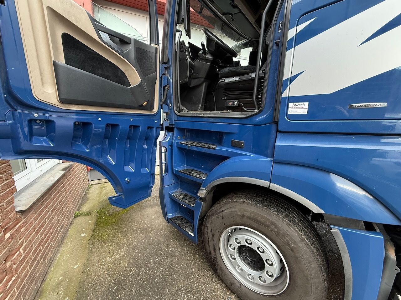 Fahrzeugabbildung Mercedes-Benz MB 2551LL Actros 5 + Krone Anhänger